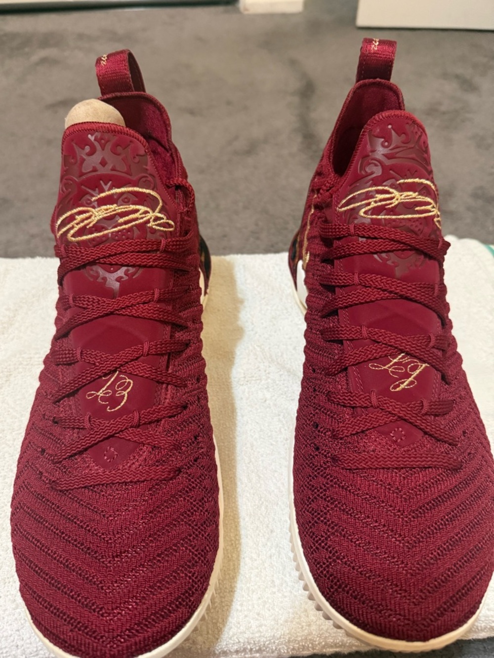 Nike LeBron 16 King. Preowned Size 12. Never Worn. - Picture 2 of 8